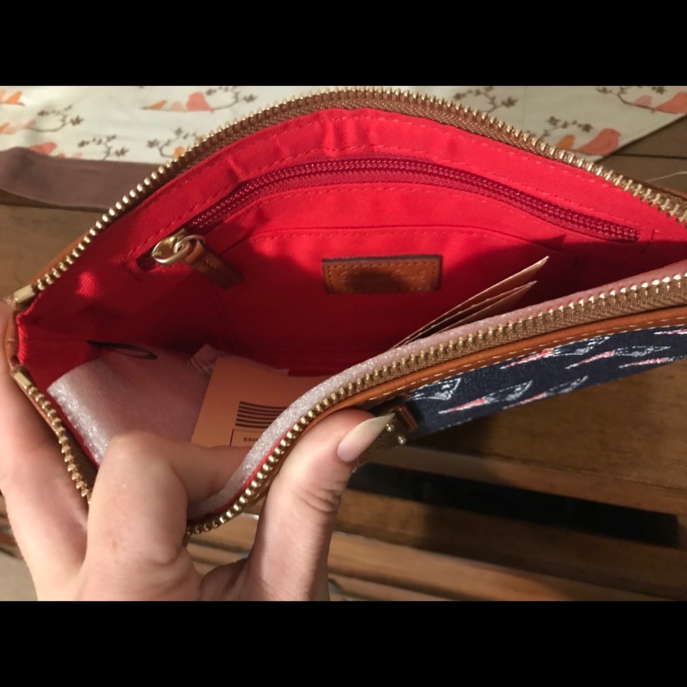 Dooney and Bourke patriots wristlet NWT - Picture 5 of 6